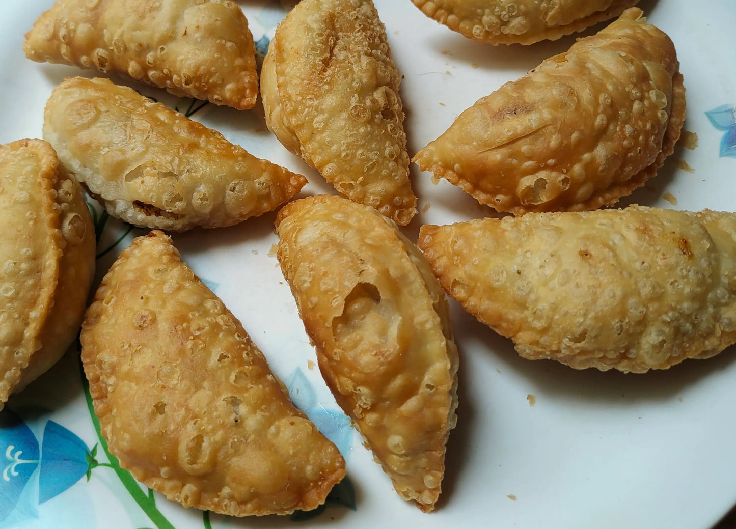 Bihari Rasoi Shuddh Ghee Gujiya – Taste the Tradition 250g - 450g - 900g